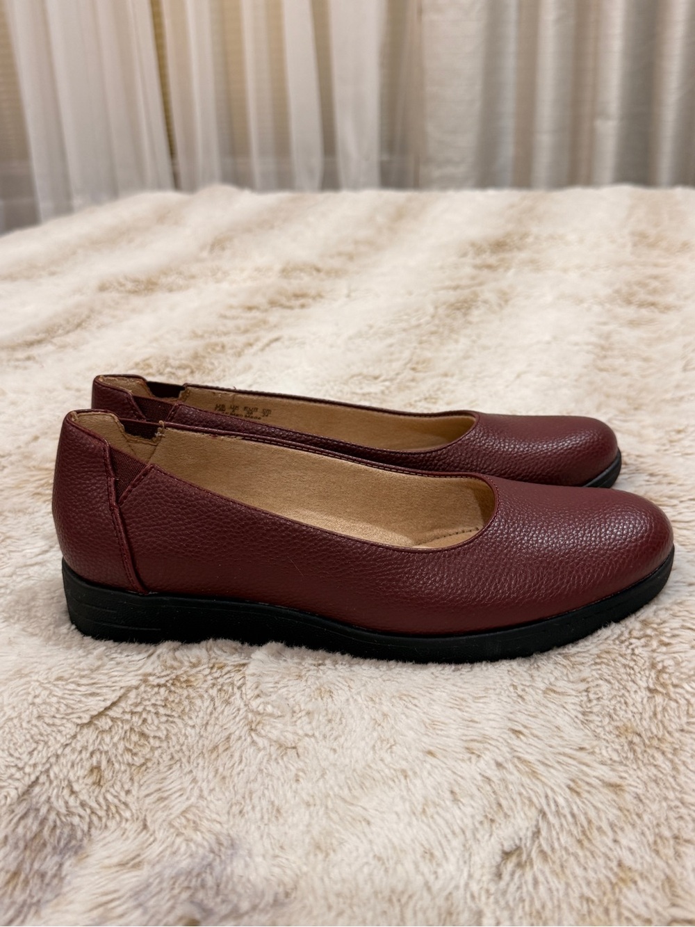 Naturalizer Women's Burgundy Leather Slip-On Flats